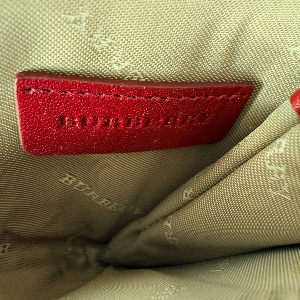 ✨ PRISTINE BURBERRY Heart Coin Purse | Red Patent Leather Nova Check - Picture 5 of 5